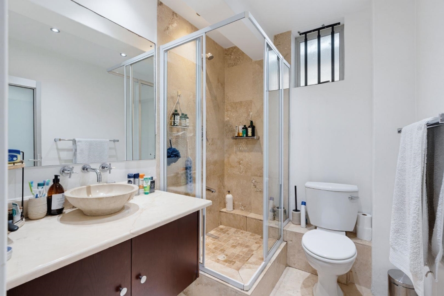 2 Bedroom Property for Sale in Sea Point Western Cape